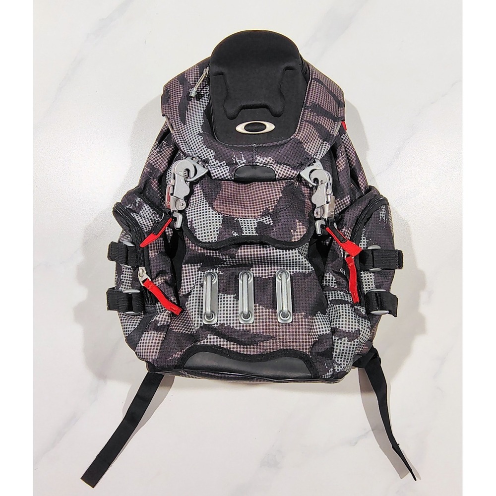 Oakley Kitchen Sink Tactical Field Gear Backpack Bag Digicam Camo Y2K